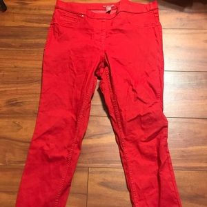 Red jegging type skinny jeans